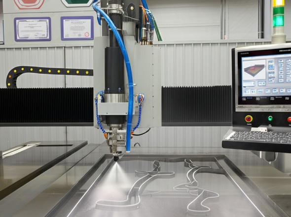 Industrial 5 axis water jet cutting system with large bed capacity