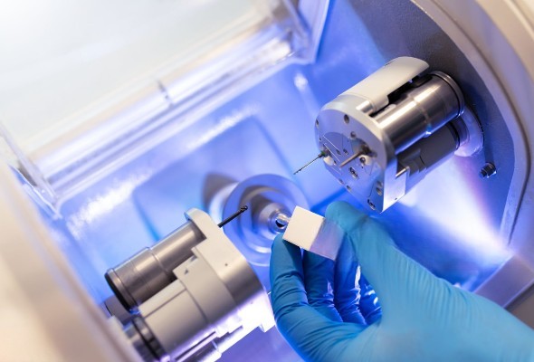 Ultra-precise CNC machining of complex ceramic components