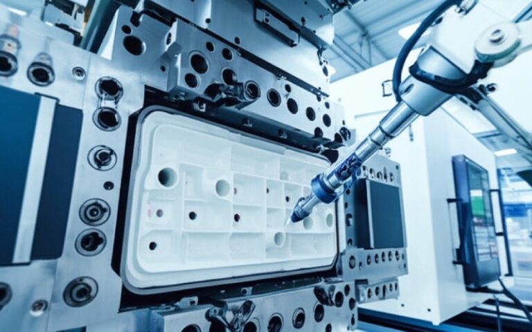 Roboterarm mit neuem Kunststoffteil